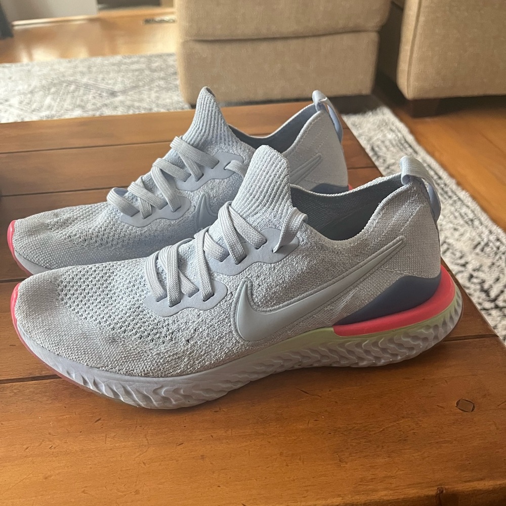 Nike Women’s Epic React Flyknit 2 Hydrogen Blue Sapphire Hyper Pink size 8.5